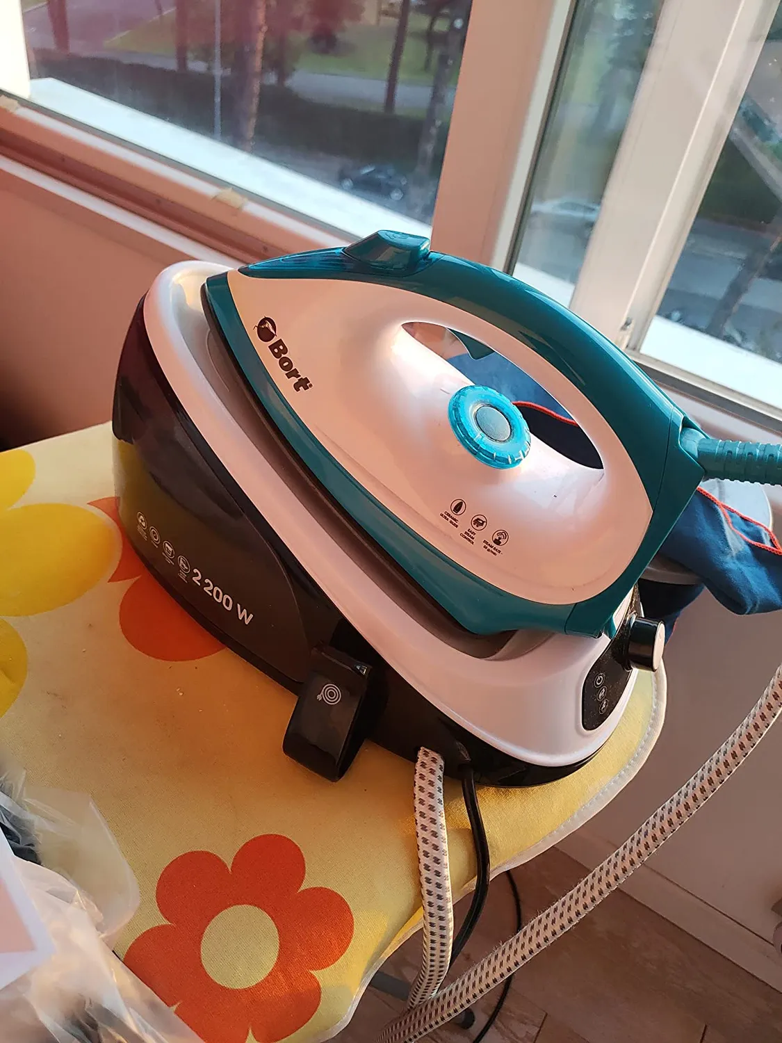 BORT Valco SteamCare Dampfbügelstation 2200 W 3,5 bar Keramiksohle