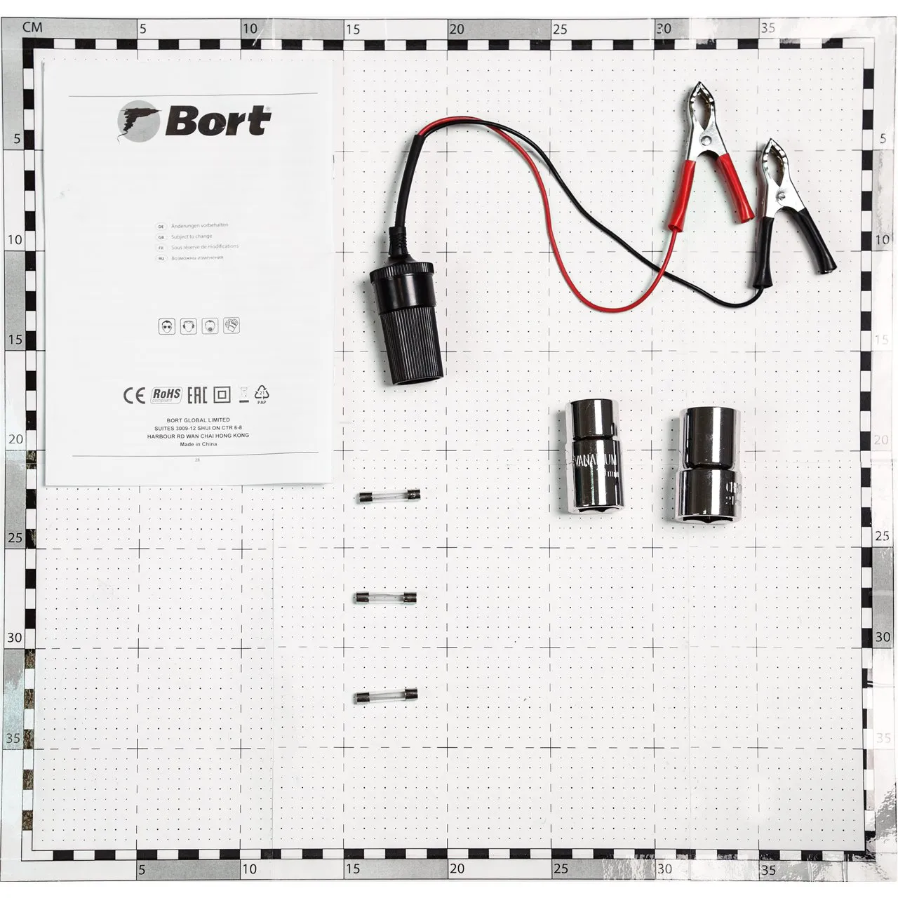 Bort BSR-12 Schlagschrauber 12 V mit Nüssen