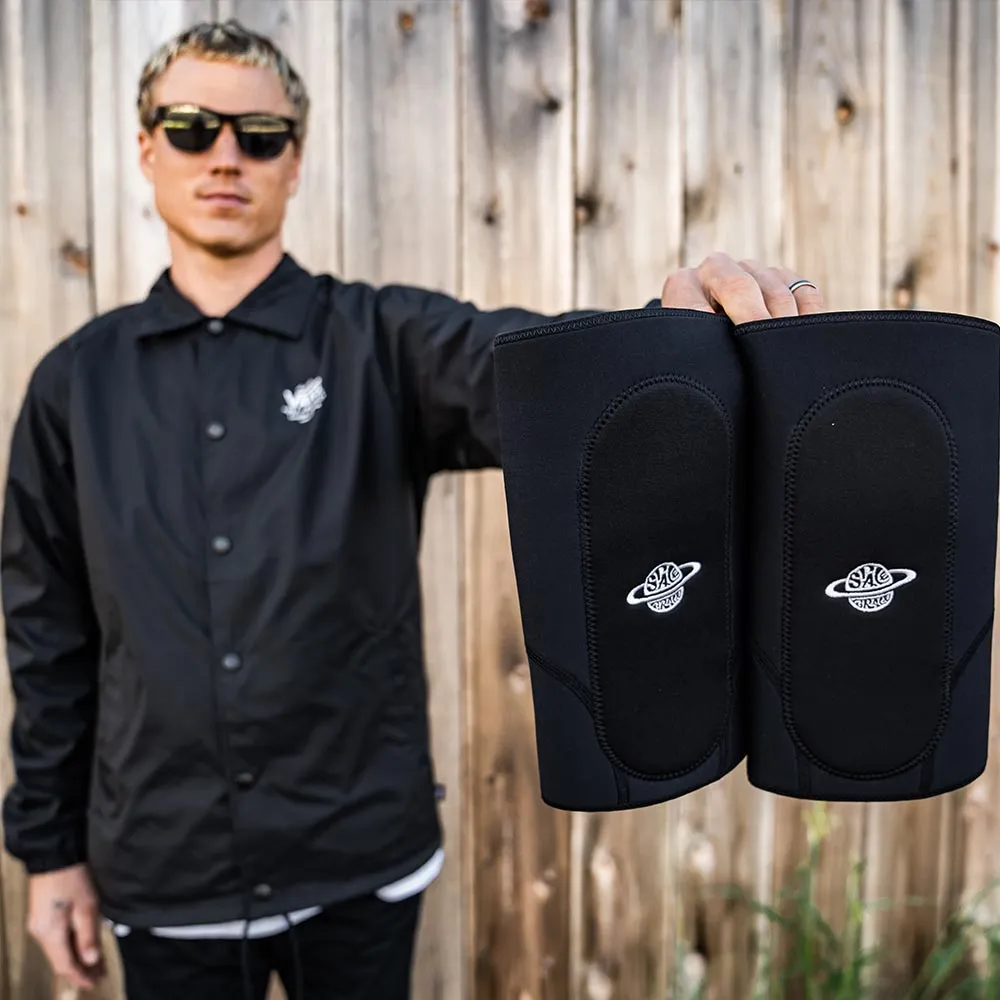 Space Brace Dennis Enarson Knieschoner mit Gelpolster