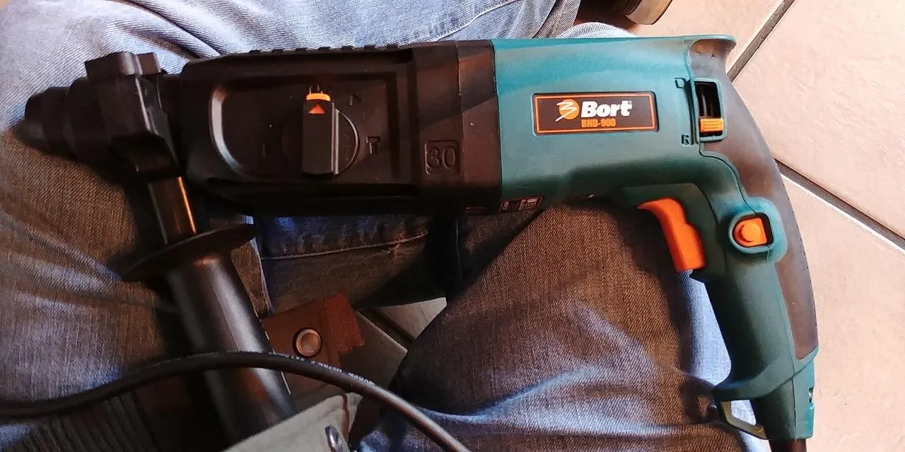 Bort BHD-900 Bohrhammer SDS-plus 900 W 3,5 Joule