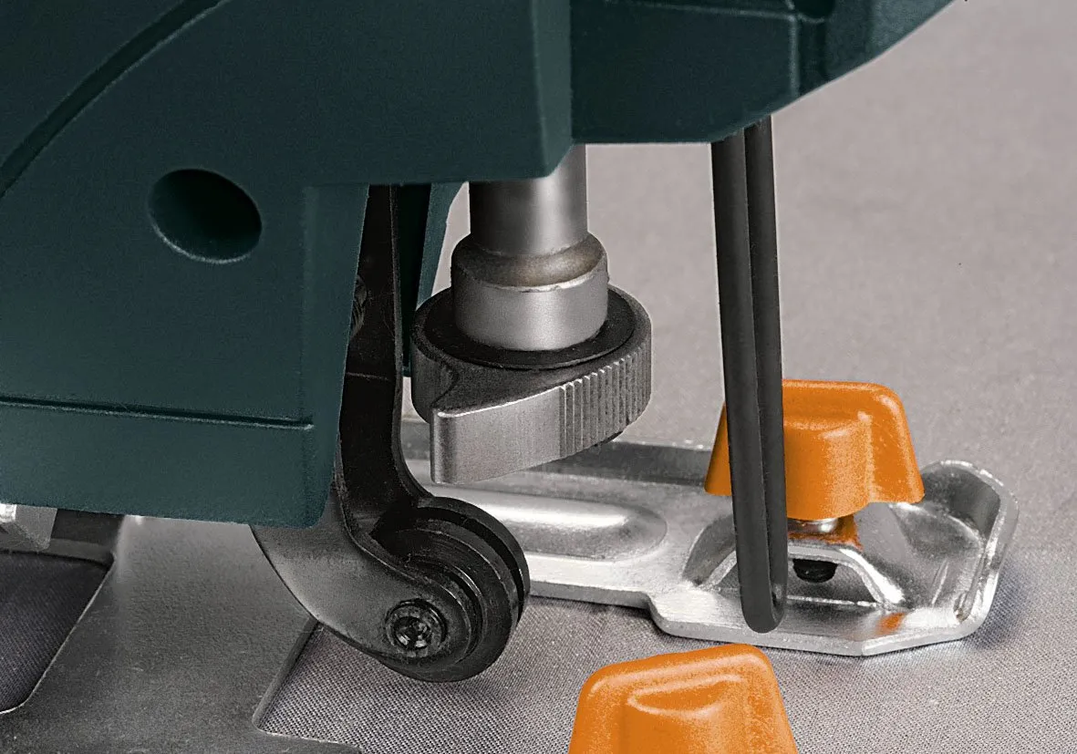 Bort BPS-570U-Q Stichsäge 570 W mit Pendelhub