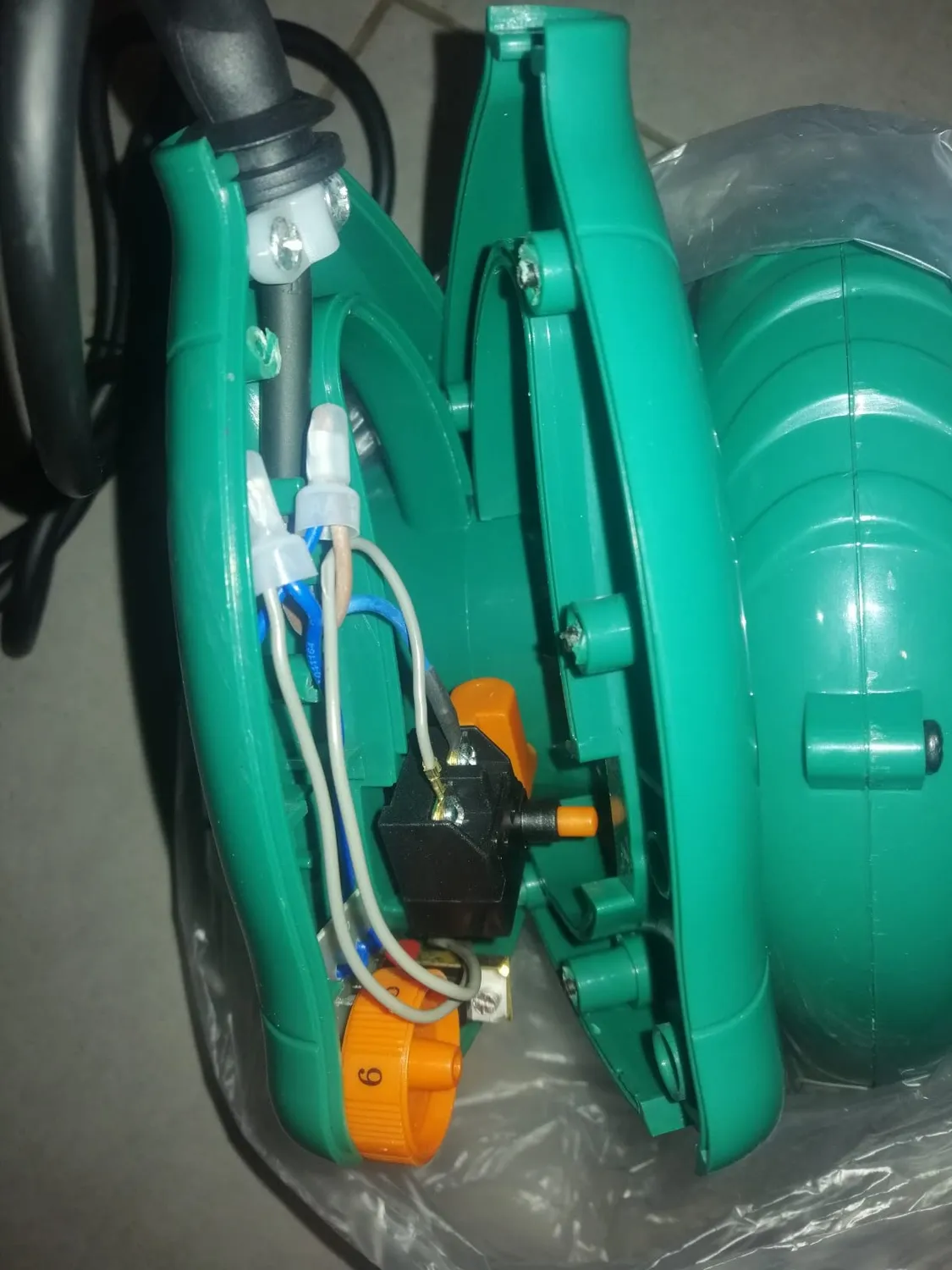 Bort BSS-550-R Luftgebläse 550 W mit Drehzahlregelung