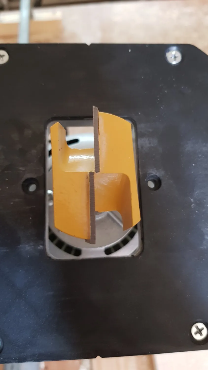 Bort BOF-2100 Oberfräse 2100 W mit Drehzahlregelung
